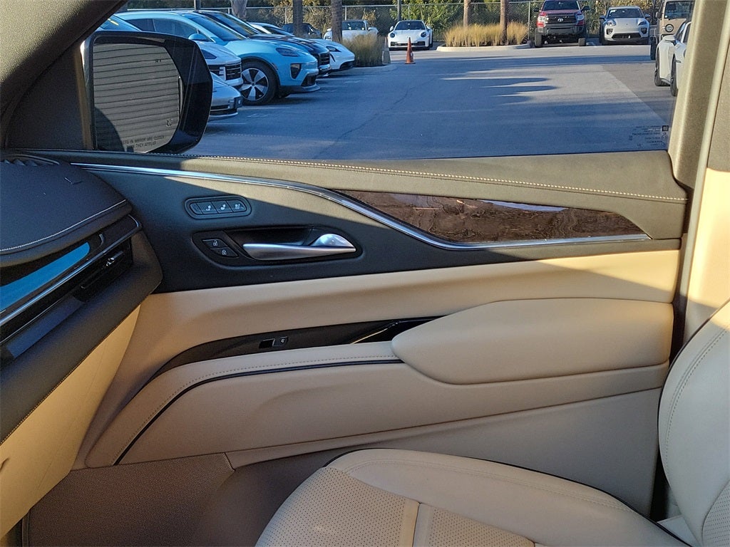 2023 Cadillac Escalade ESV Premium