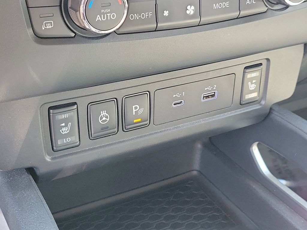 2022 Nissan Frontier SV