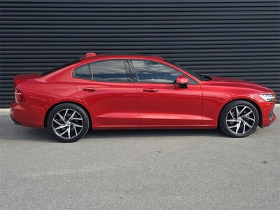 2020 Volvo S60 T5 Momentum