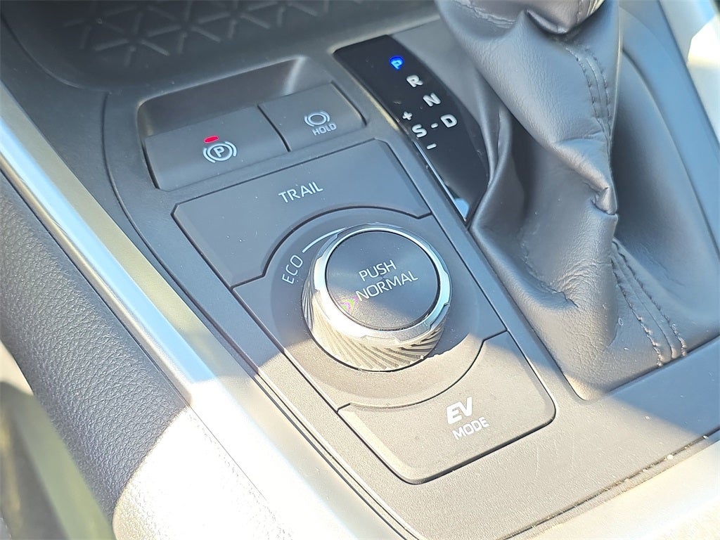 2023 Toyota RAV4 Hybrid SE