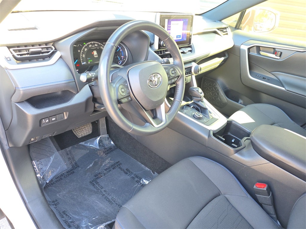 2023 Toyota RAV4 Hybrid SE
