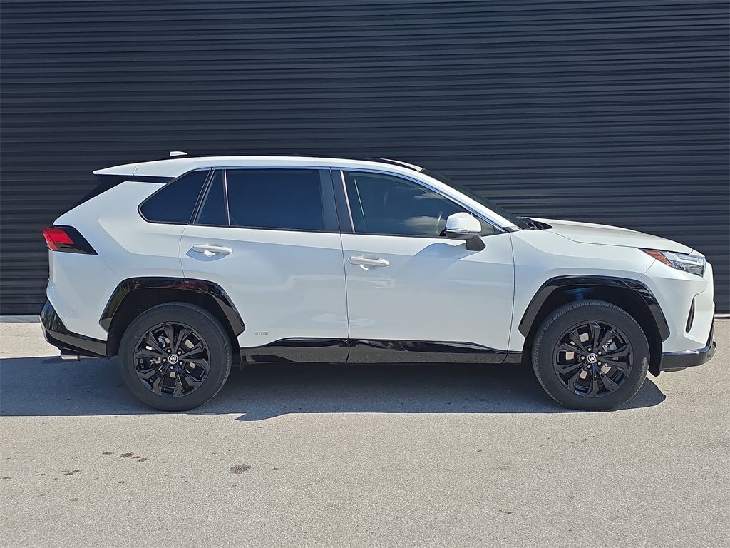 2023 Toyota RAV4 Hybrid SE