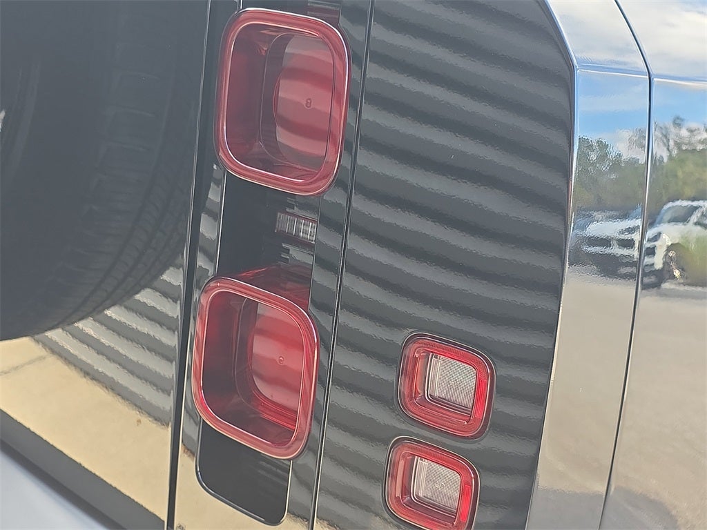 2024 Land Rover Defender 90 S