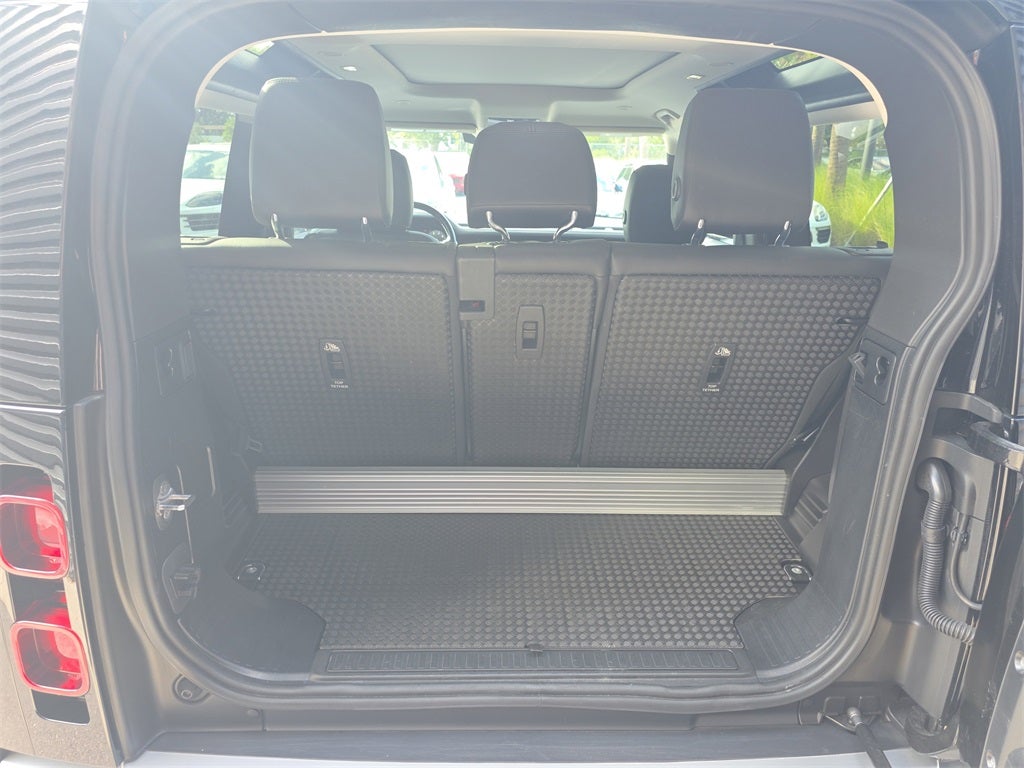 2024 Land Rover Defender 90 S