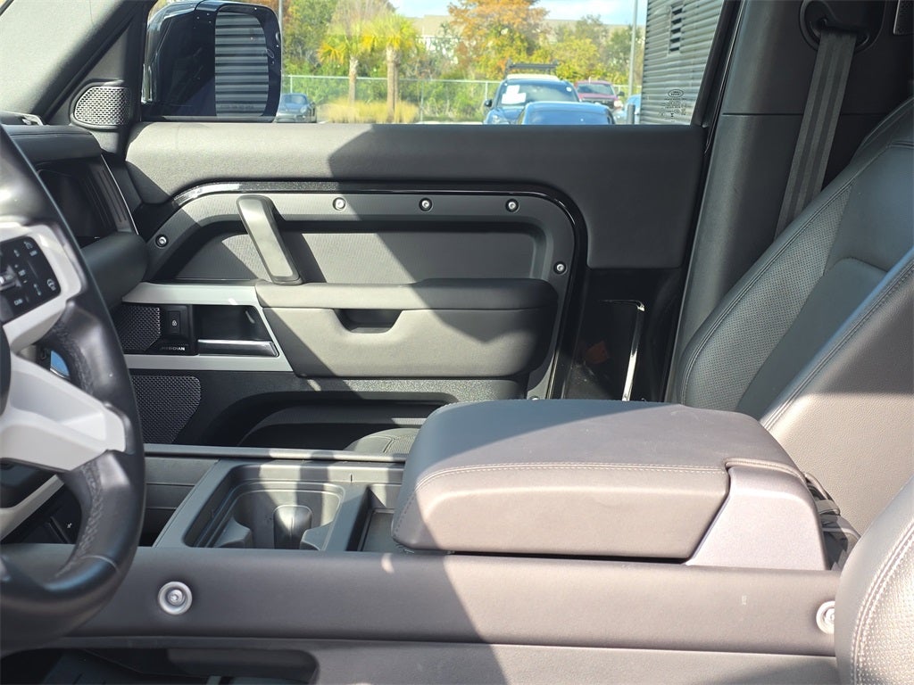 2024 Land Rover Defender 90 S
