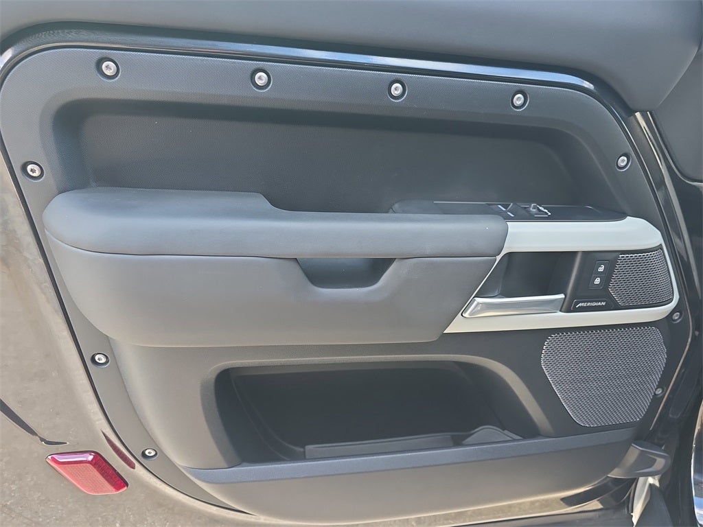 2024 Land Rover Defender 90 S