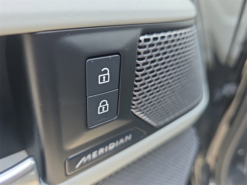 2024 Land Rover Defender 90 S