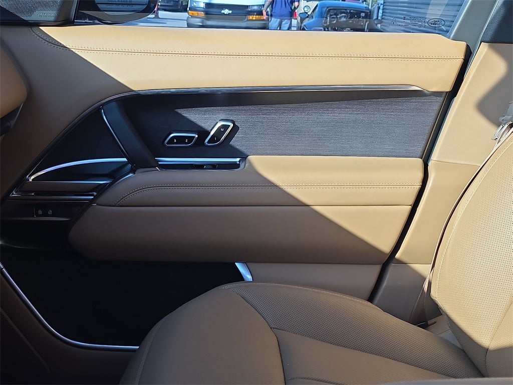 2025 Land Rover Range Rover SE