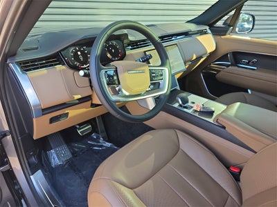 2025 Land Rover Range Rover SE