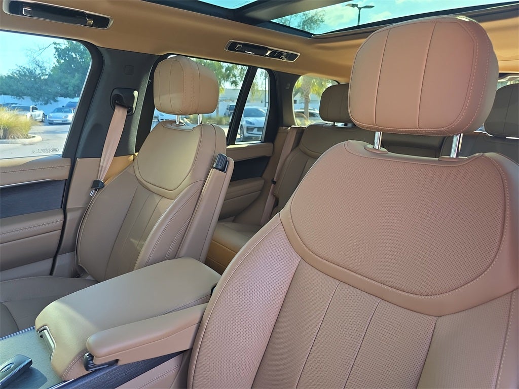 2025 Land Rover Range Rover SE