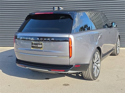 2025 Land Rover Range Rover SE