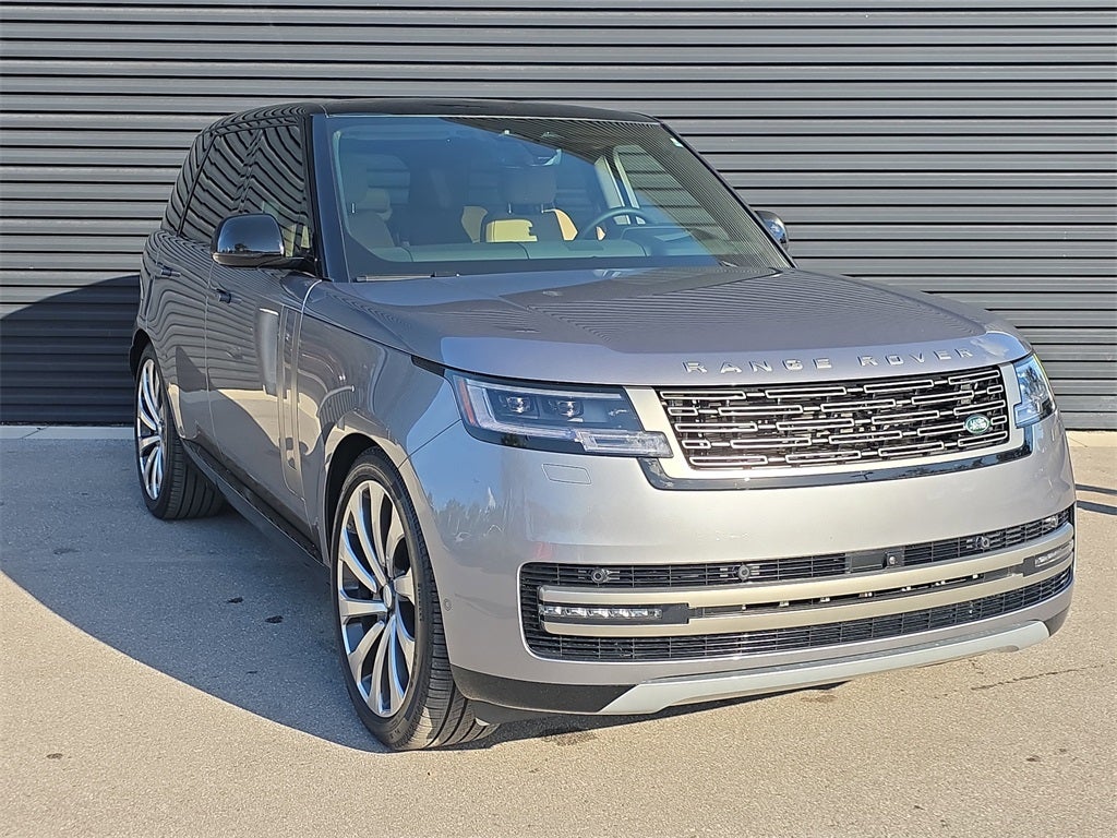 2025 Land Rover Range Rover SE