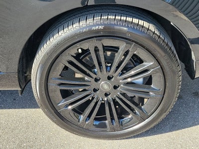 2025 Land Rover Range Rover SE LWB