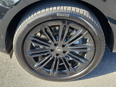 2025 Land Rover Range Rover SE LWB