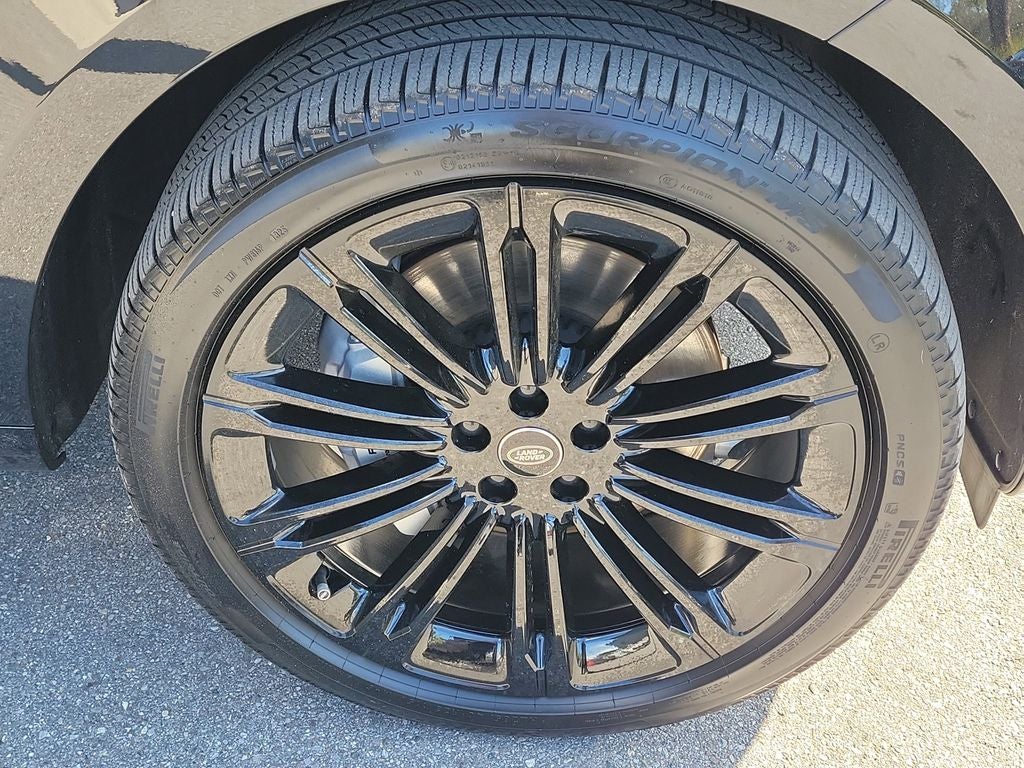 2025 Land Rover Range Rover SE LWB