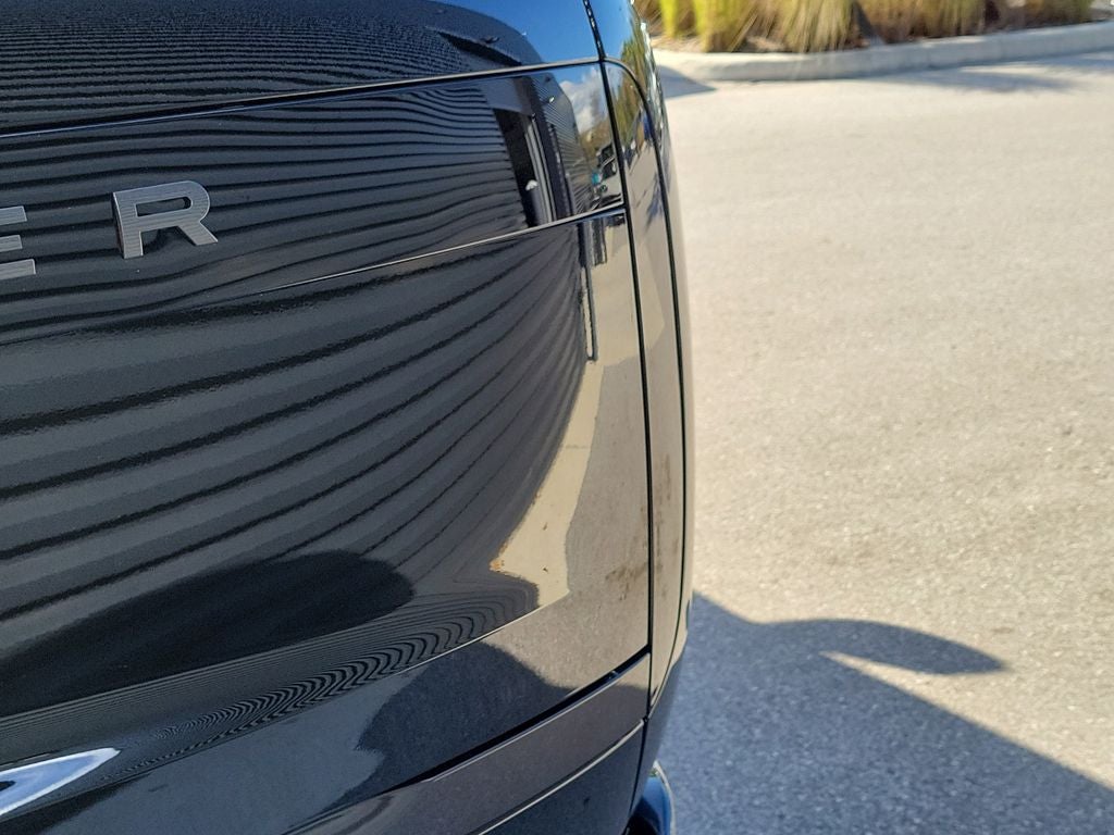 2025 Land Rover Range Rover SE LWB