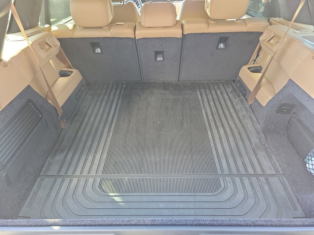 2025 Land Rover Range Rover SE LWB