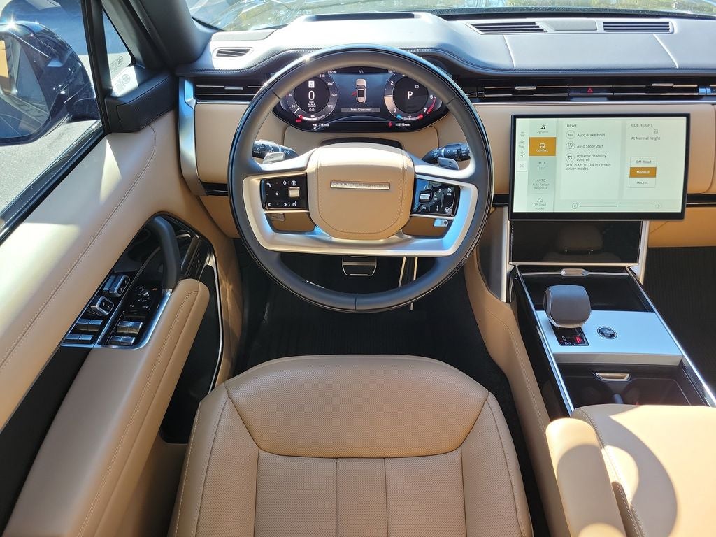 2025 Land Rover Range Rover SE LWB