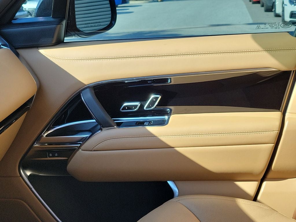 2025 Land Rover Range Rover SE LWB