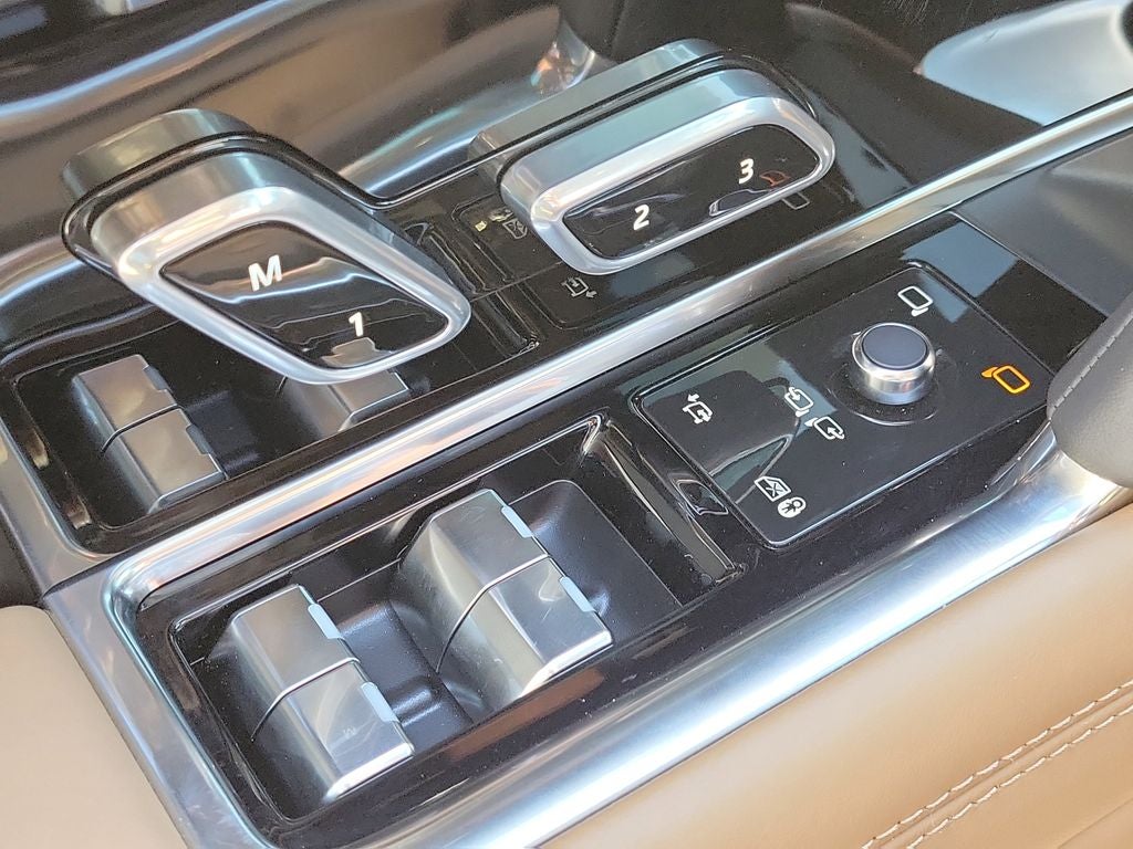 2025 Land Rover Range Rover SE LWB