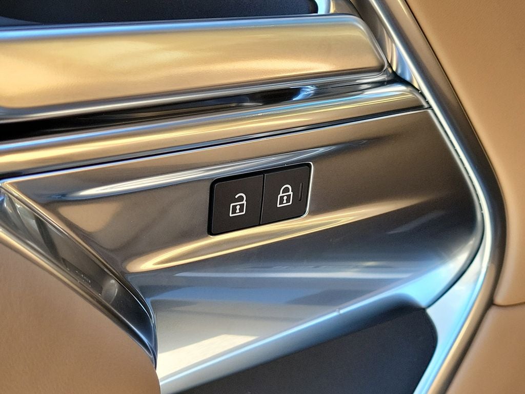 2025 Land Rover Range Rover SE LWB