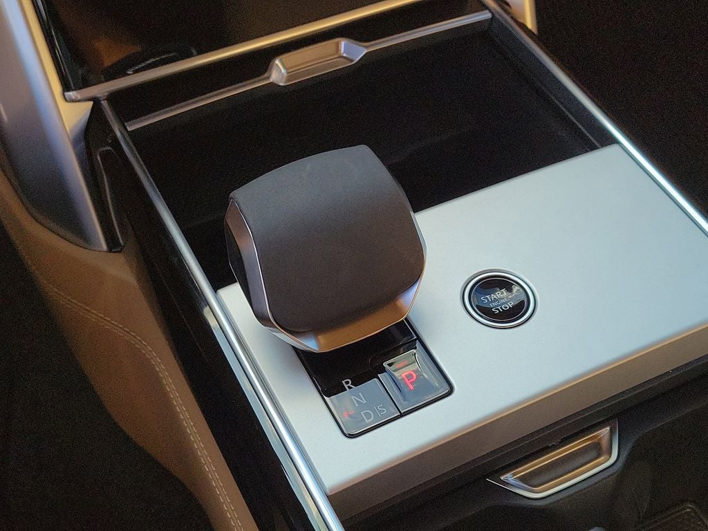 2025 Land Rover Range Rover SE LWB