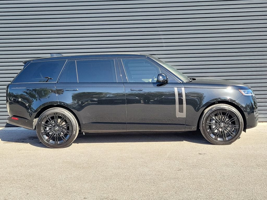2025 Land Rover Range Rover SE LWB
