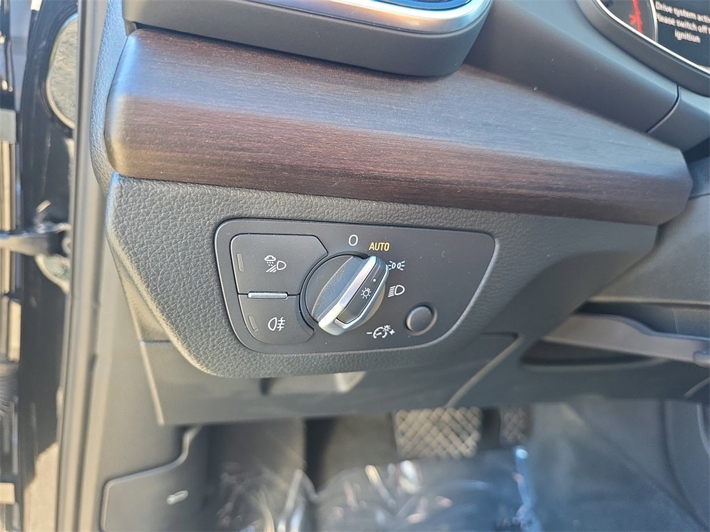 2022 Audi Q5 40 Premium quattro