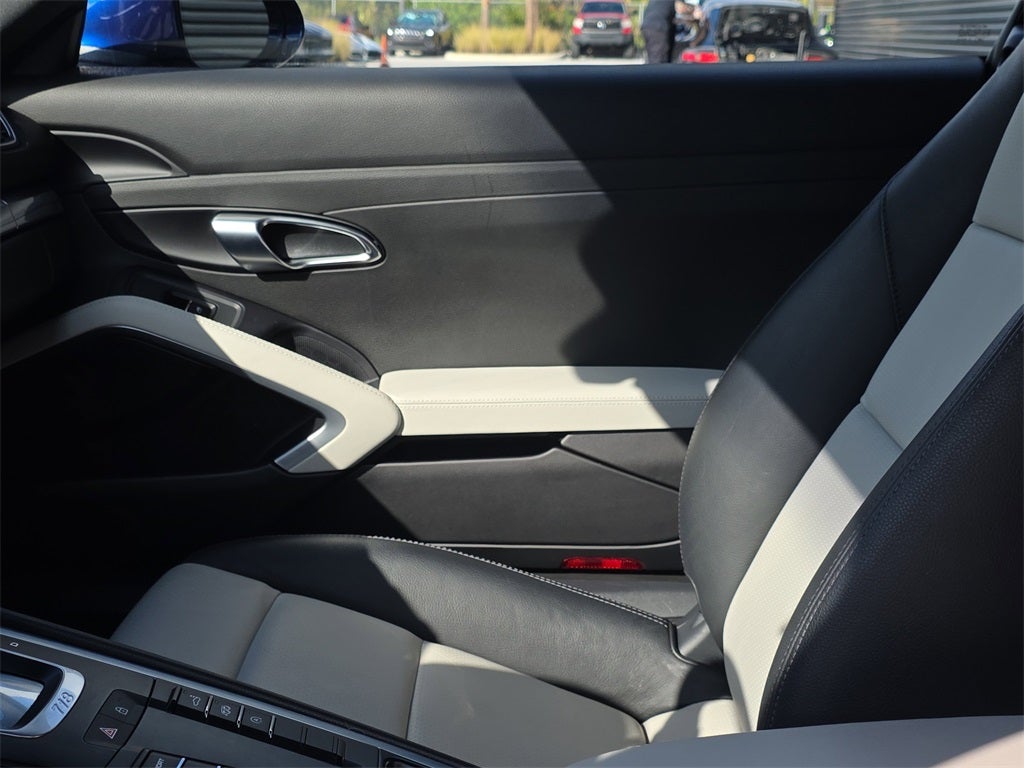 2024 Porsche 718 Cayman Style Edition