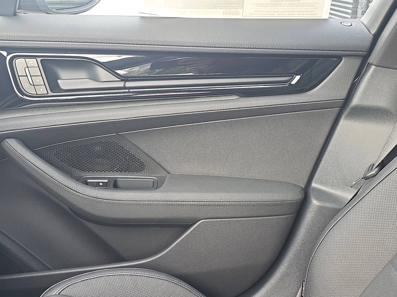 2026 Porsche Panamera Base