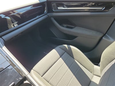 2025 Porsche Panamera Base