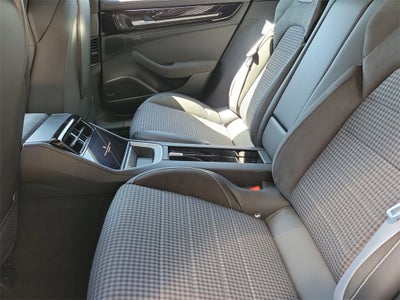 2025 Porsche Panamera Base