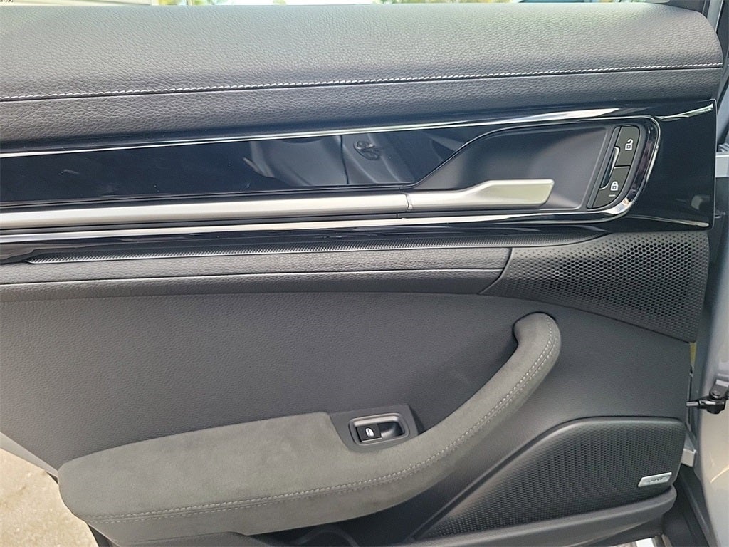 2025 Porsche Panamera Base