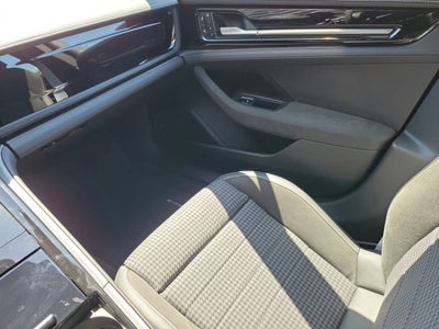 2025 Porsche Panamera Base