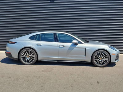 2025 Porsche Panamera Base