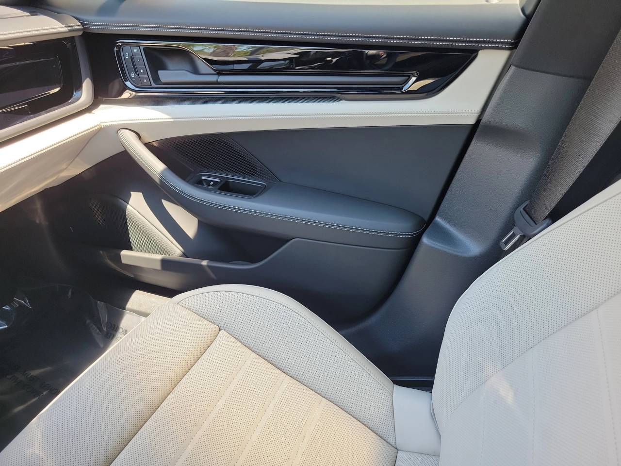 2025 Porsche Panamera Base