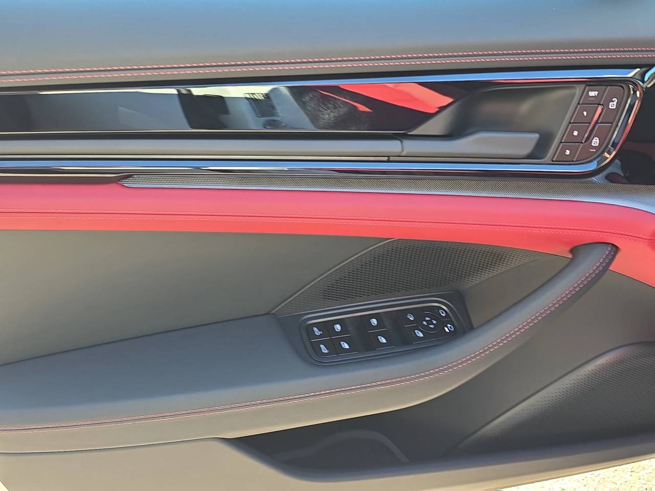 2026 Porsche Panamera Base