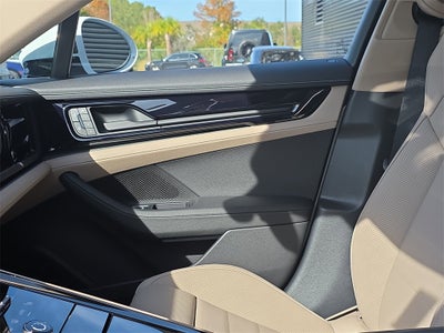 2026 Porsche Panamera Base