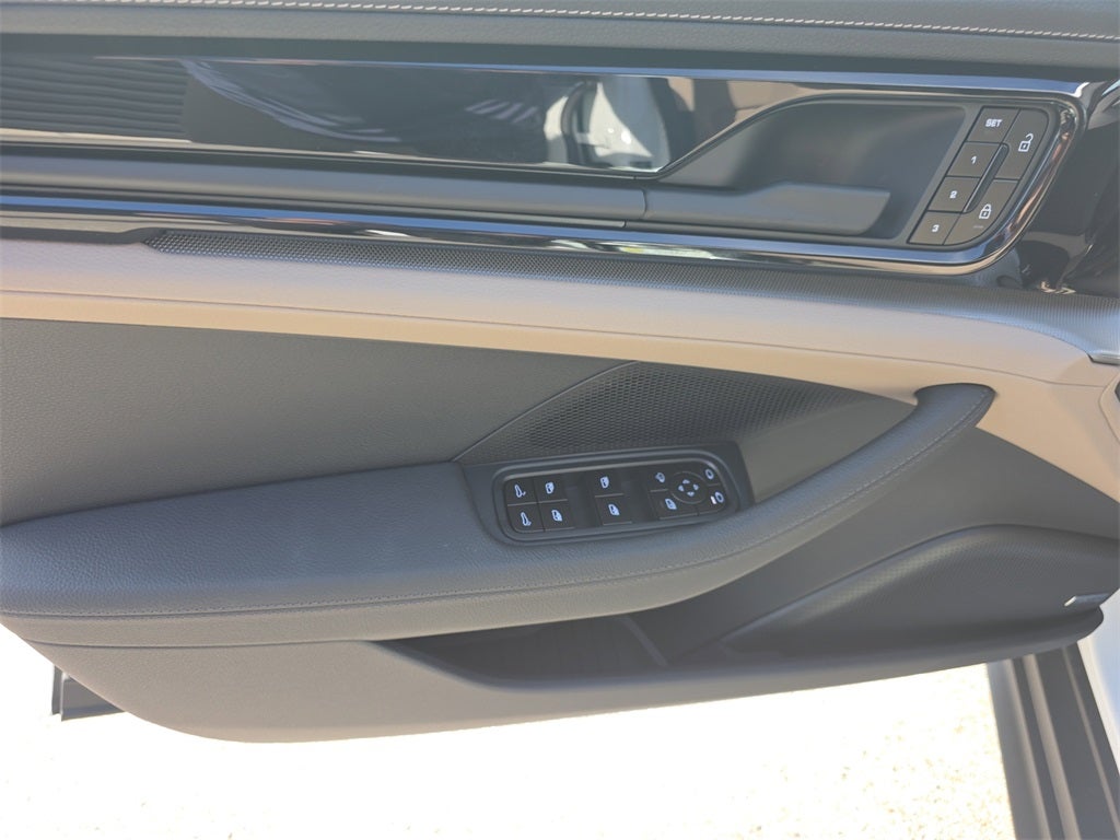 2026 Porsche Panamera Base