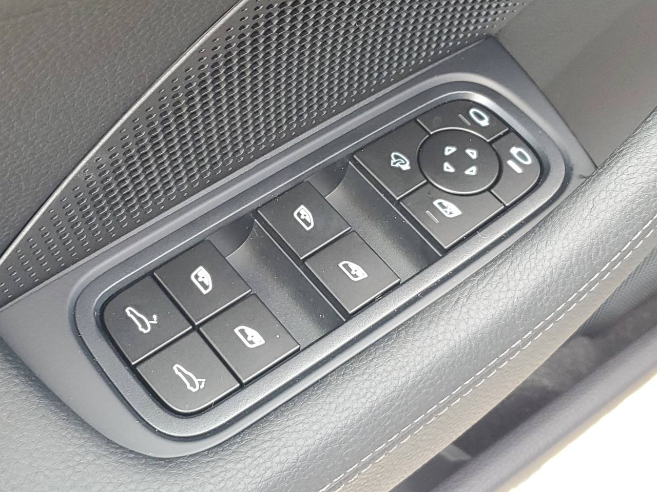 2026 Porsche Panamera Base