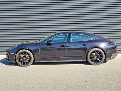 2024 Porsche Panamera 4