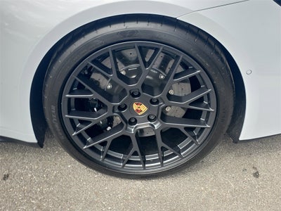 2025 Porsche 911 Carrera 4 GTS