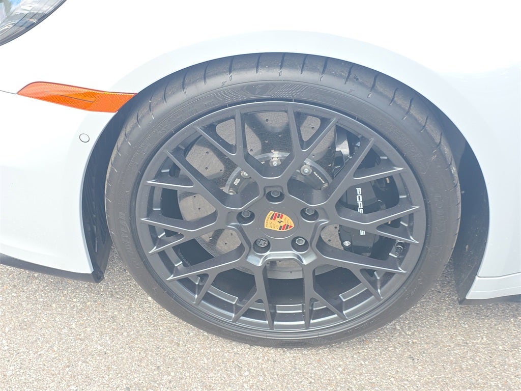 2025 Porsche 911 Carrera 4 GTS