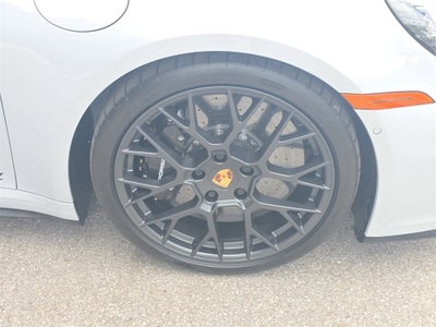 2025 Porsche 911 Carrera 4 GTS