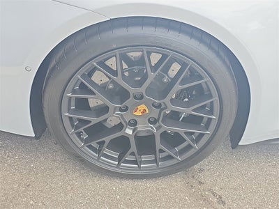 2025 Porsche 911 Carrera 4 GTS