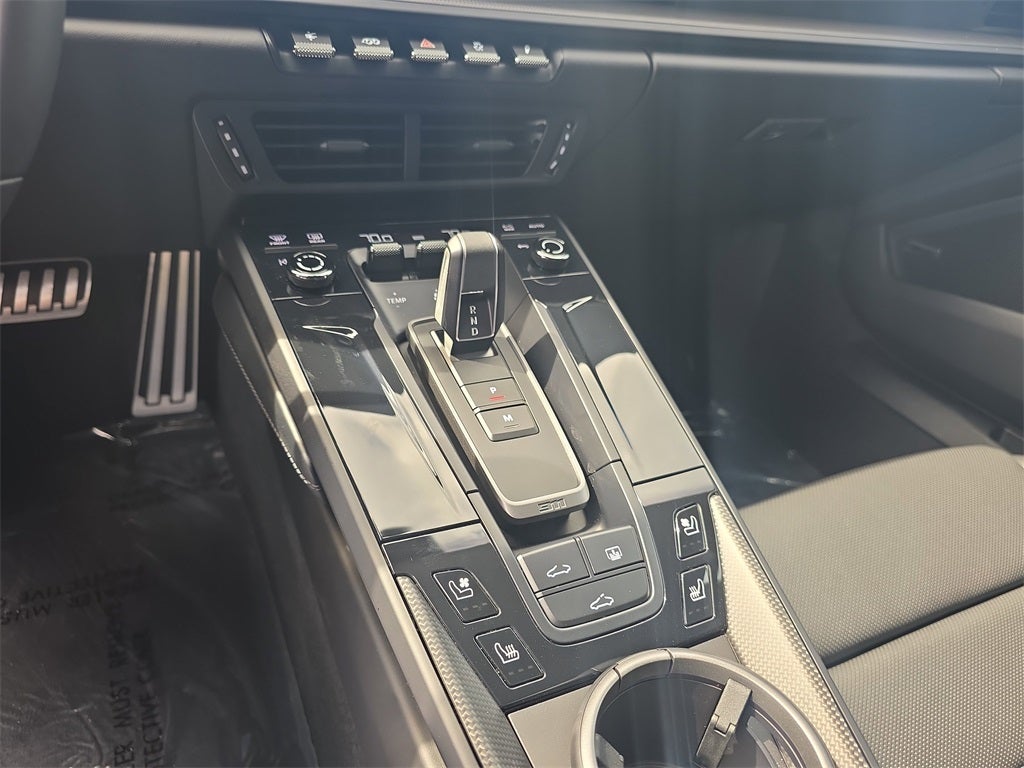 2025 Porsche 911 Carrera 4 GTS