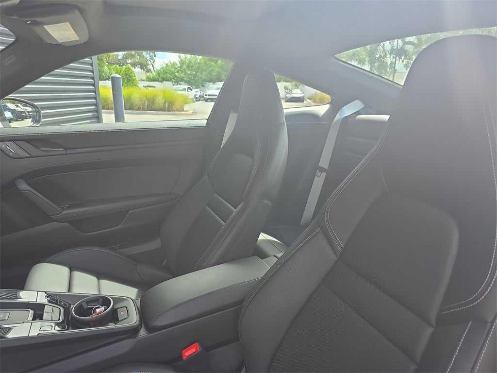 2025 Porsche 911 Carrera 4 GTS