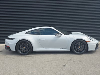 2025 Porsche 911 Carrera 4 GTS