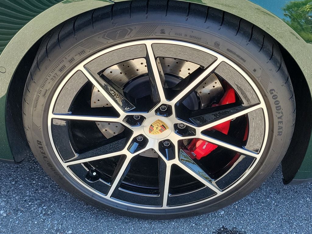 2026 Porsche 911 Carrera 4 GTS