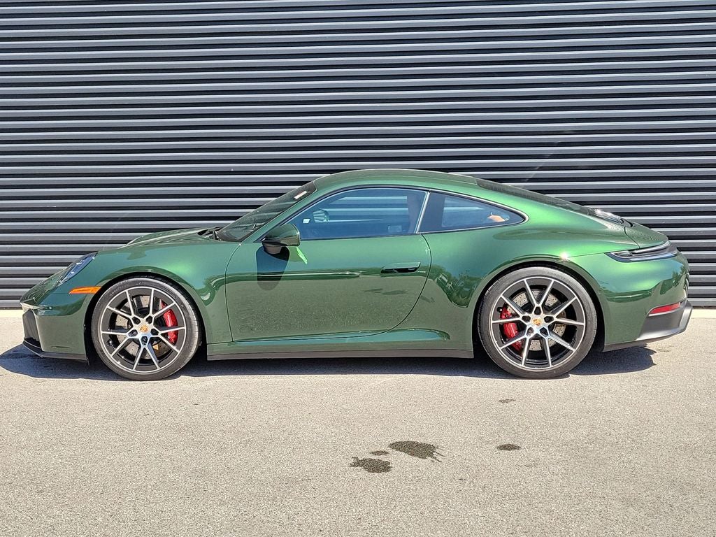 2026 Porsche 911 Carrera 4 GTS